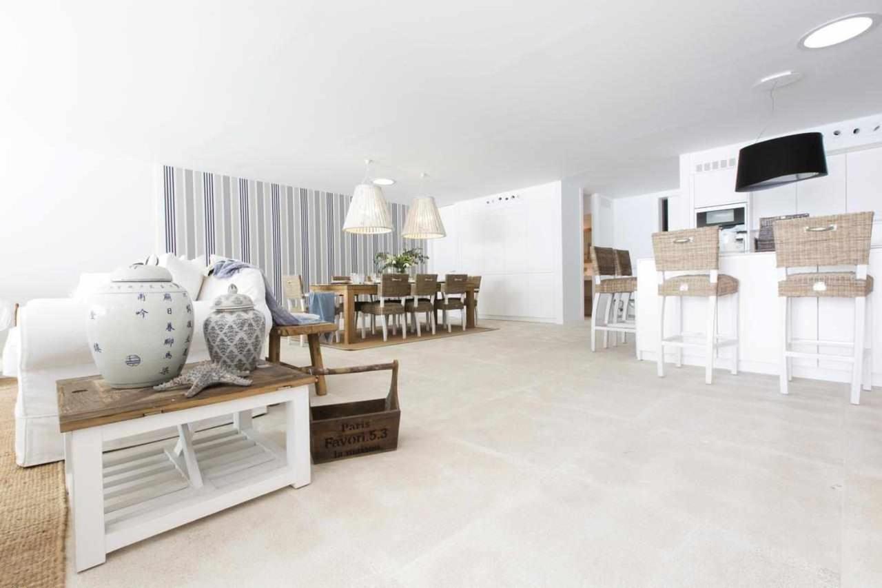Beachfront Es Turo Appartement
