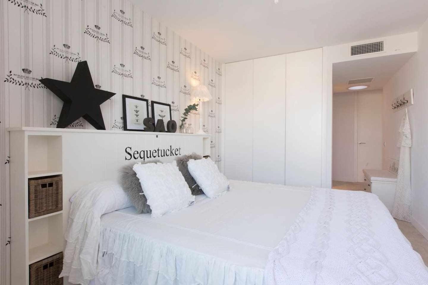 Beachfront Es Turo Appartement